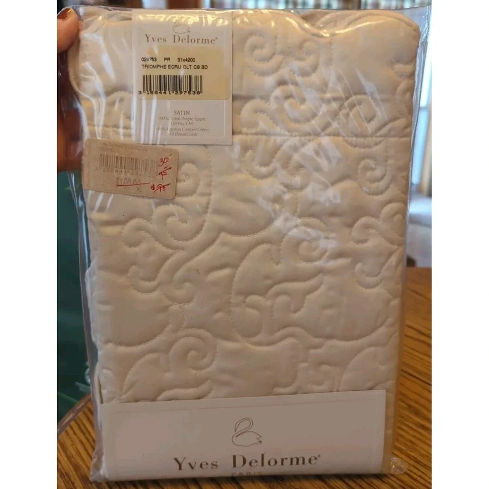 Pair New Vintage Yves Delorme Quilted Sham ECRU Satin Cover Pillow‎ 12 X 16